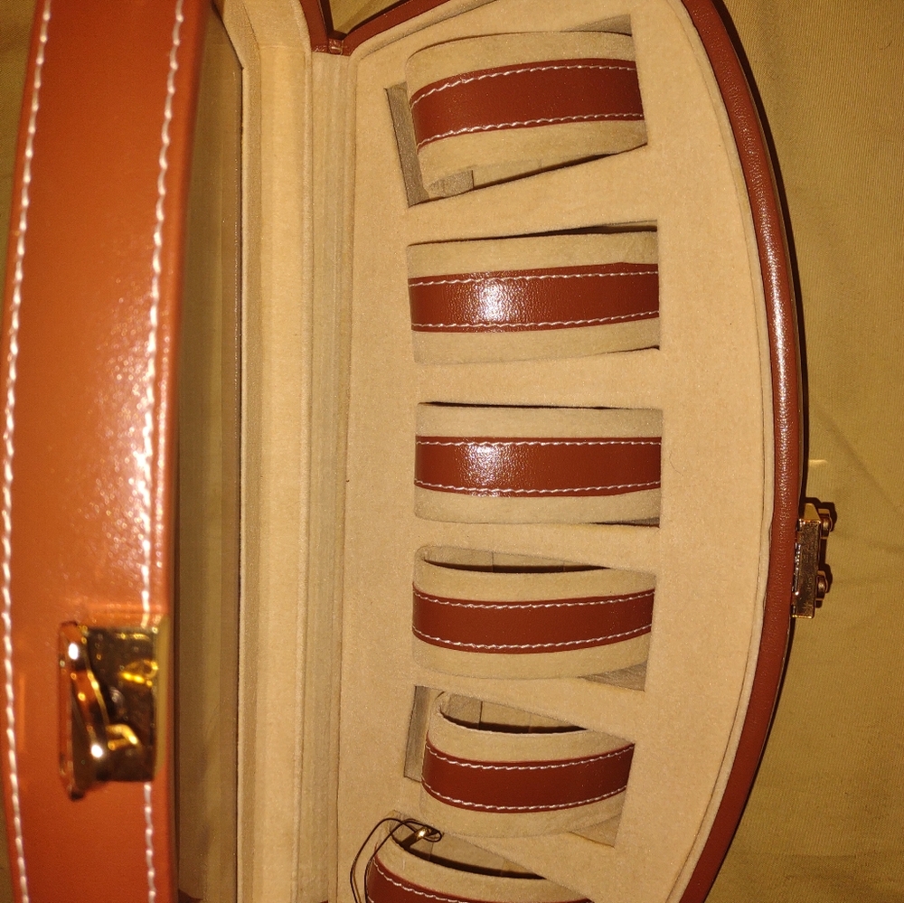 Watch case - Picture 11 of 15